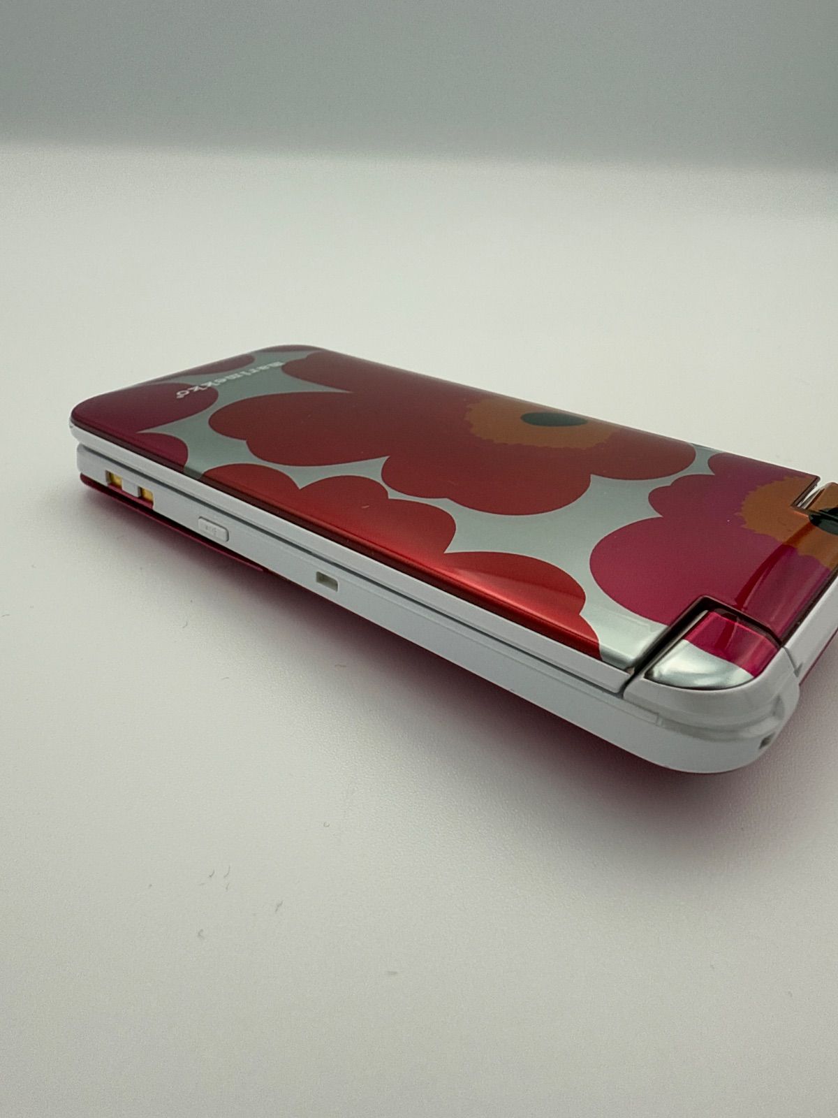 docomo STYLE series SH-02B marimekko UNIKKO red ウニッコ レッド