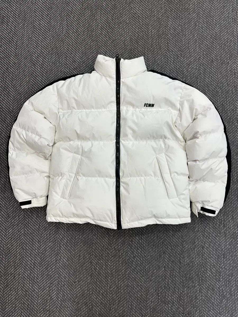FCMM ダウン 白 - メルカリ
