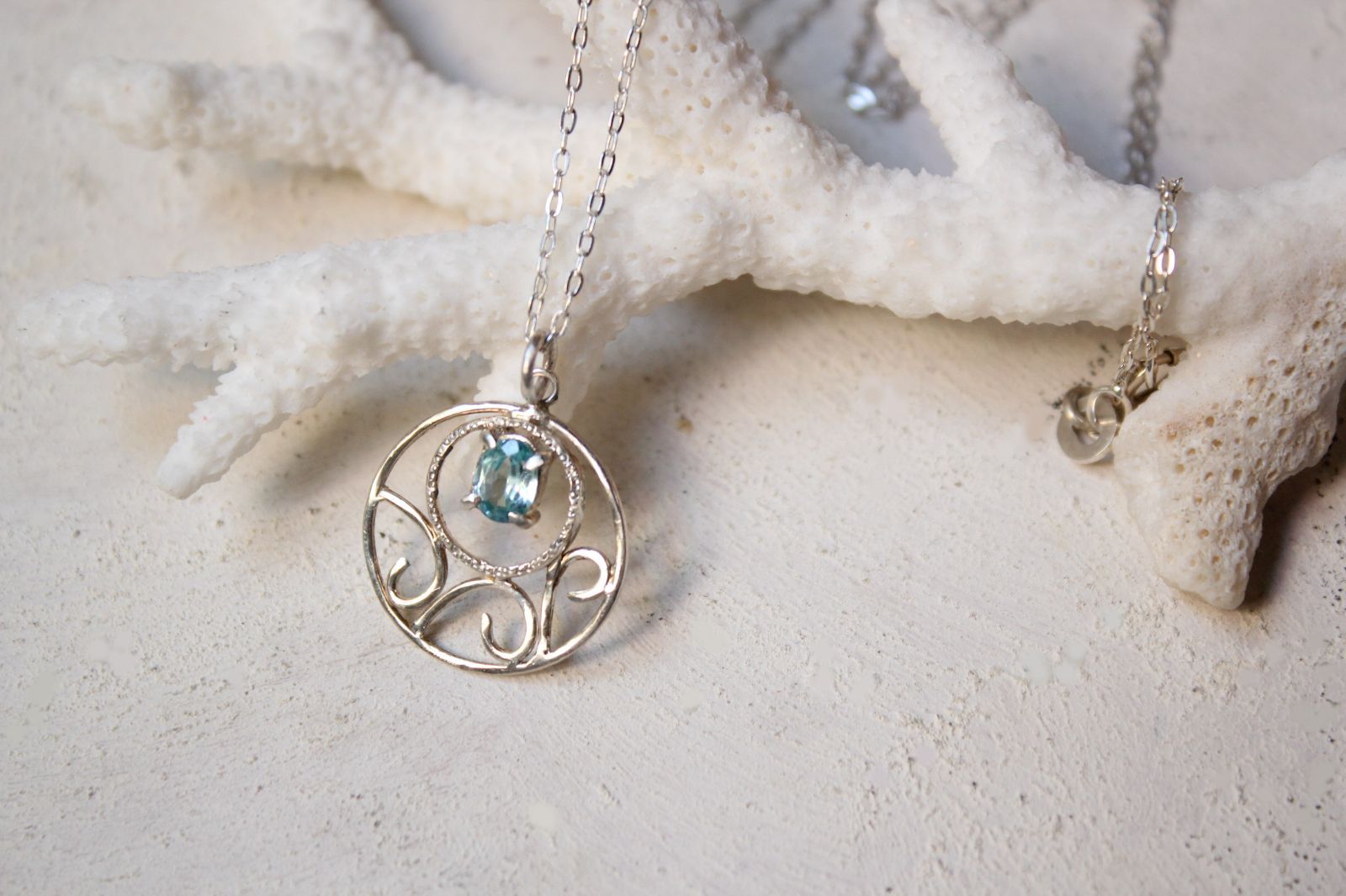 ブルージルコンのネックレス silver azur