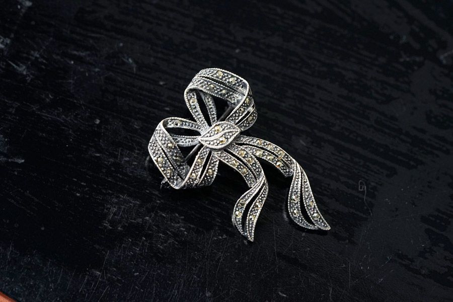 アンティーク シルバーとマーカサイト リボンブローチ 1960年代 ベルギー買付 3 4 8 cm ga 1249