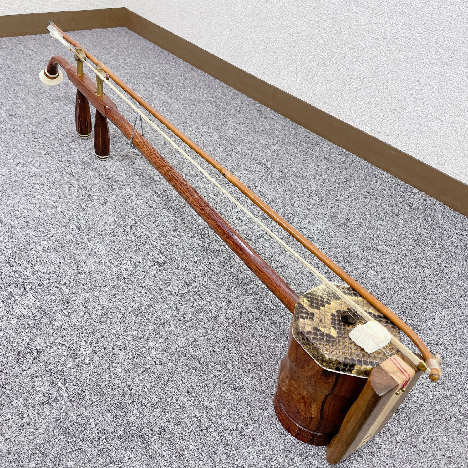 二胡 六角　上海民族楽器 蛇皮 弦楽器 民族楽器 上海 二胡 中國 民謡楽器 - メルカリ