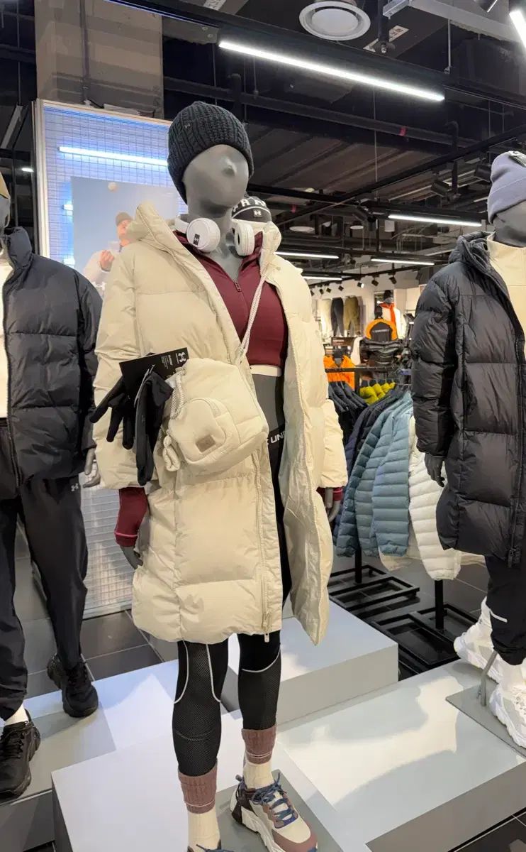 UNDER ARMOUR アンダーアーマー レディース ダウンジャケット ロング丈 ダウン パファー S M 46万円