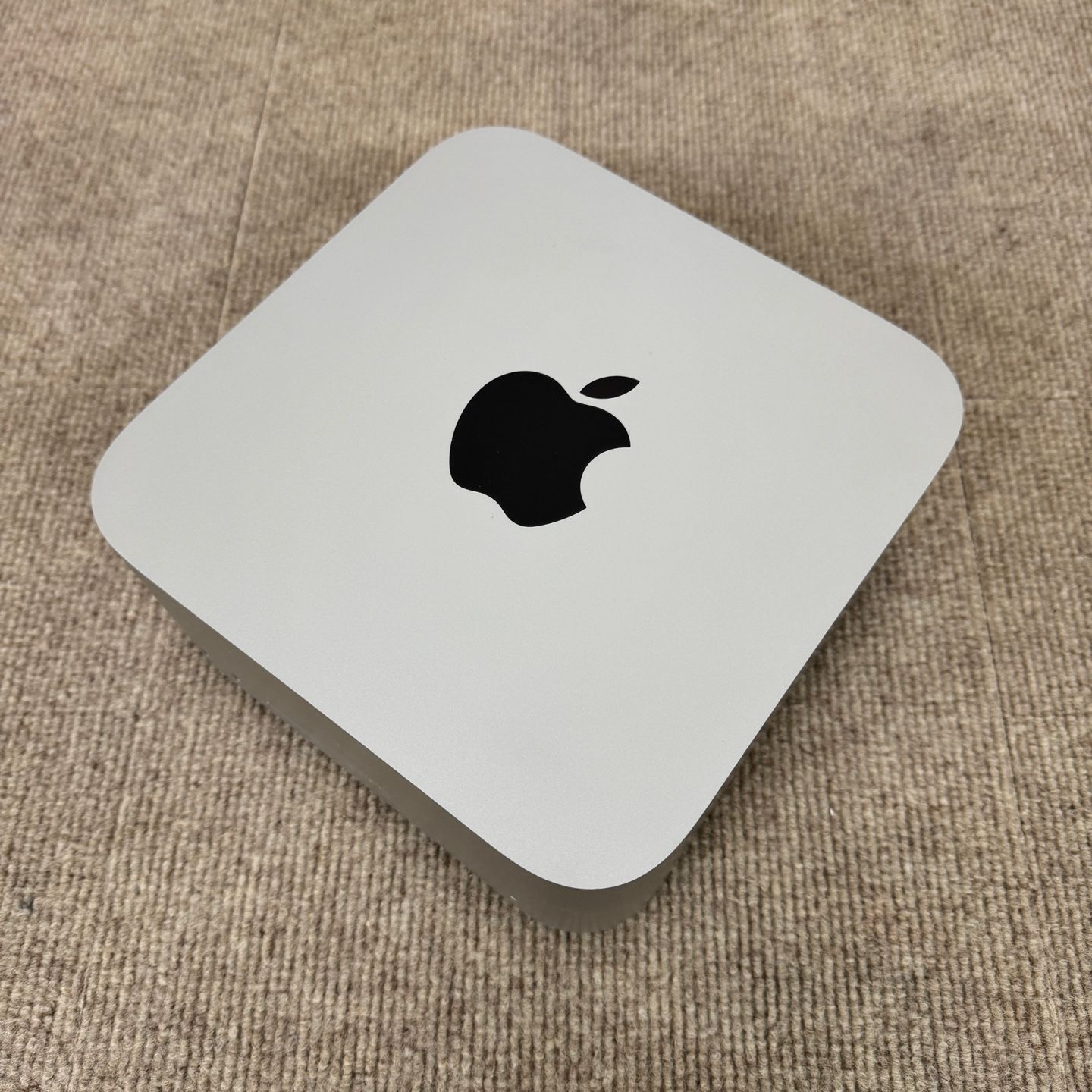 Apple Mac Studio M 2 Ultra 2025 A 2901 64 GB SSD 1 TB 60コア Tahoe 26 スーパードライブ付き 1379 MC 099