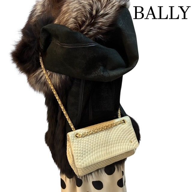 バリー BALLY キルティングレザー ゴールドチェーン 2TYPE式ショルダー