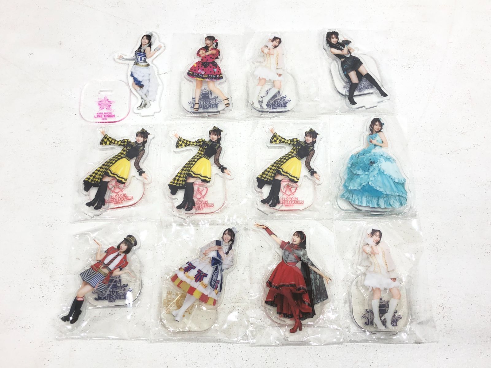 水樹奈々 アクリルスタンド まとめ売り 小牧店】水樹奈々 アクリルスタンド 10個以上セット 【T353-2442