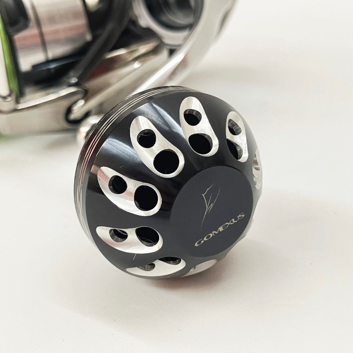 0060048 スピニングリール