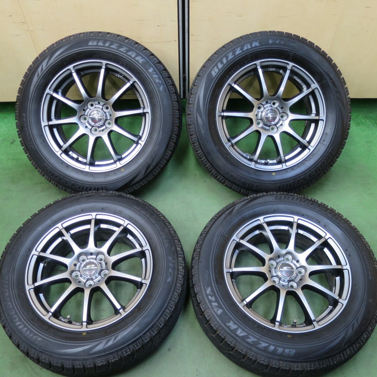 バリ溝！キレイ！8.5分☆プリウス 等 195/65R15 スタッドレス