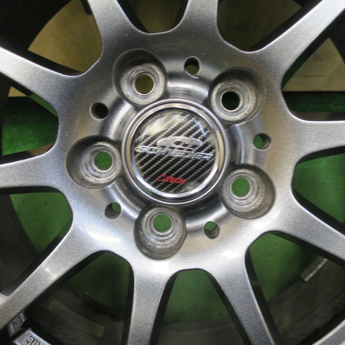 バリ溝！キレイ！8.5分☆プリウス 等 195/65R15 スタッドレス