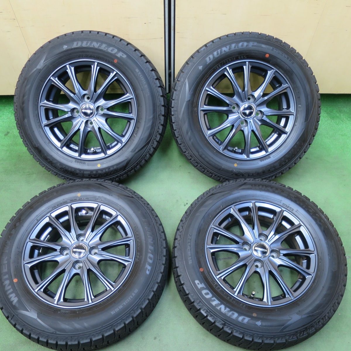 バリ溝！22年！キレイ！ほぼ10分☆スタッドレス 185/70R14 ダンロップ