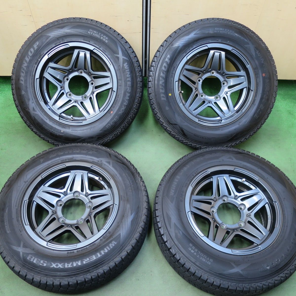 バリ溝 21年 キレイ 9分 ジムニー MAD CROSS JB 01 195 80 R 15 スタッドレス ダンロップ ウインターマックス SJ 8 15インチ マッドクロス PCD 139 7 5 H ス