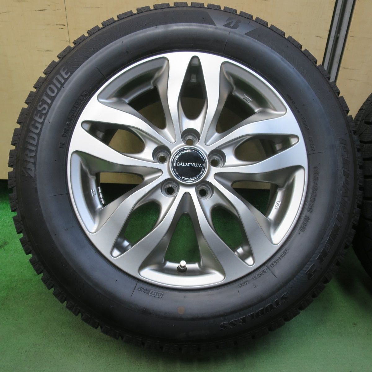 バリ溝 23年 キレイ 9 5分以上 プリウス 等 195 65 R 15 スタッドレス ブリヂストン アイスパートナー2 バルミナ 15インチ PCD 100 5 H 5112705イス