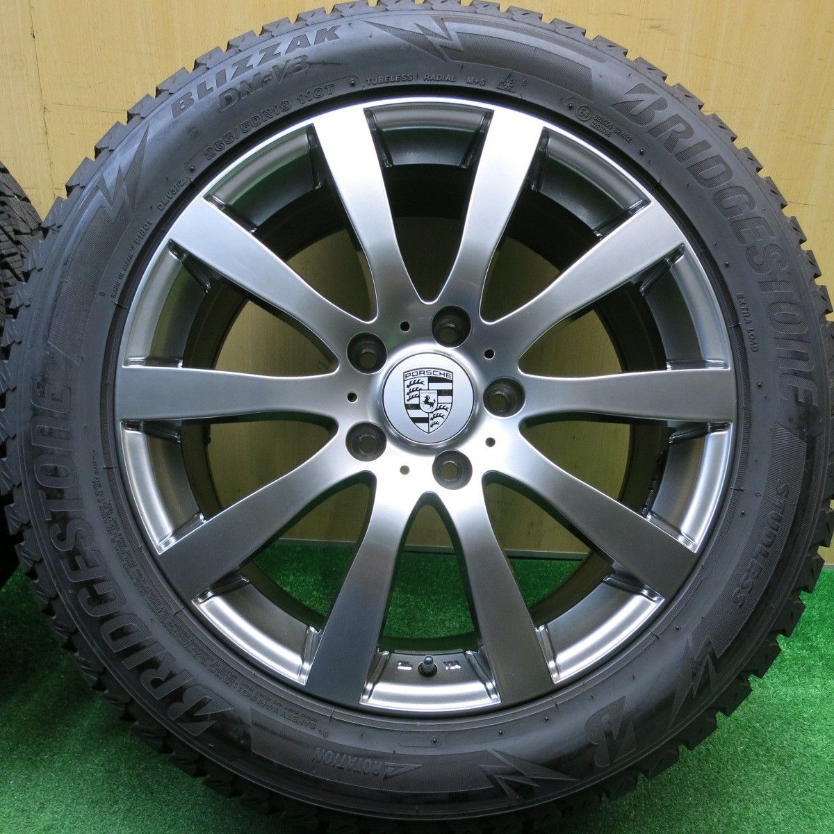 バリ溝 23年 9 5分 ポルシェ 等 265 50 R 19 スタッドレス ブリヂストン ブリザック DM V 3 19インチ ユーロ PCD 130 5 H ス