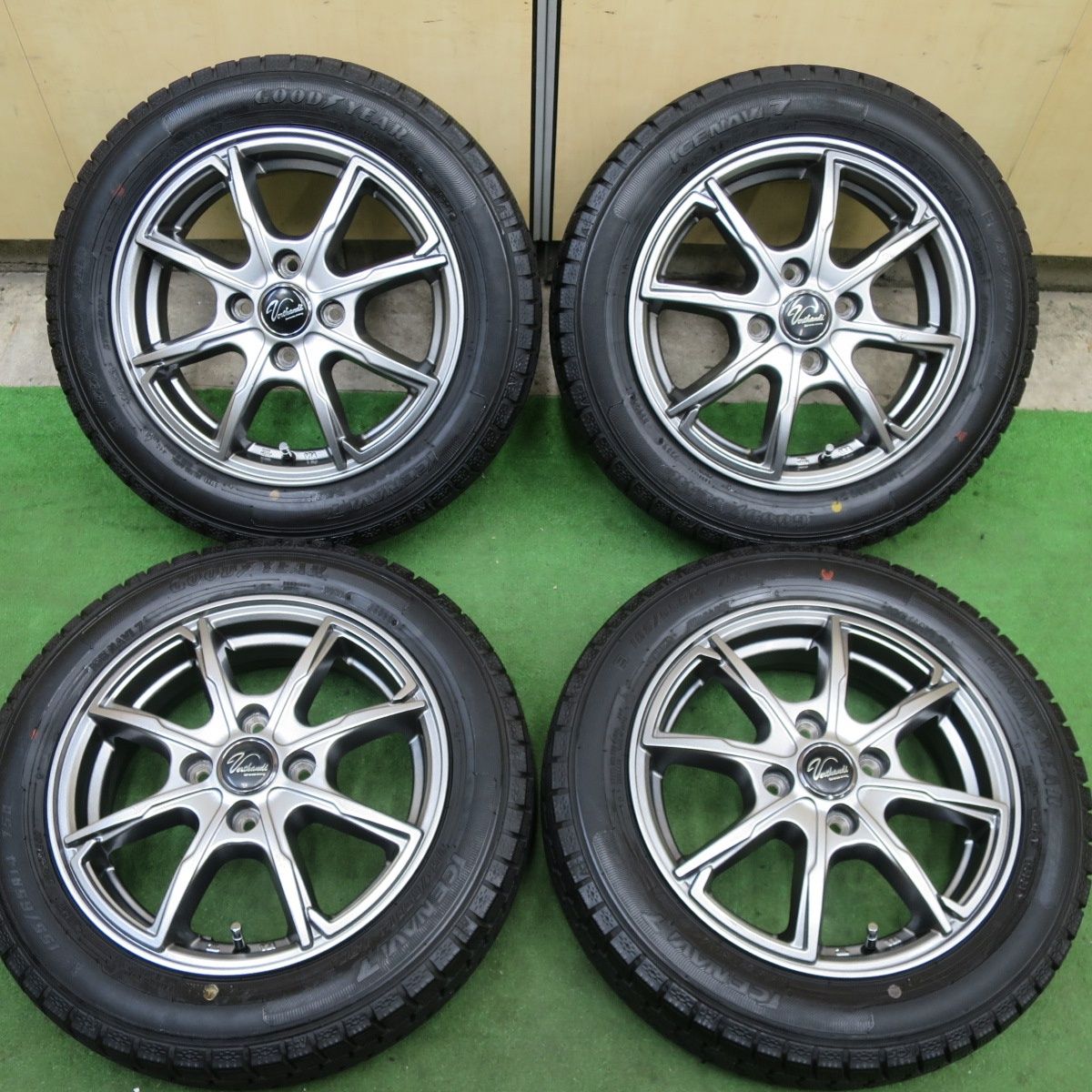 バリ溝！23年！9.5分以上☆スタッドレス 155/65R14 グッドイヤー
