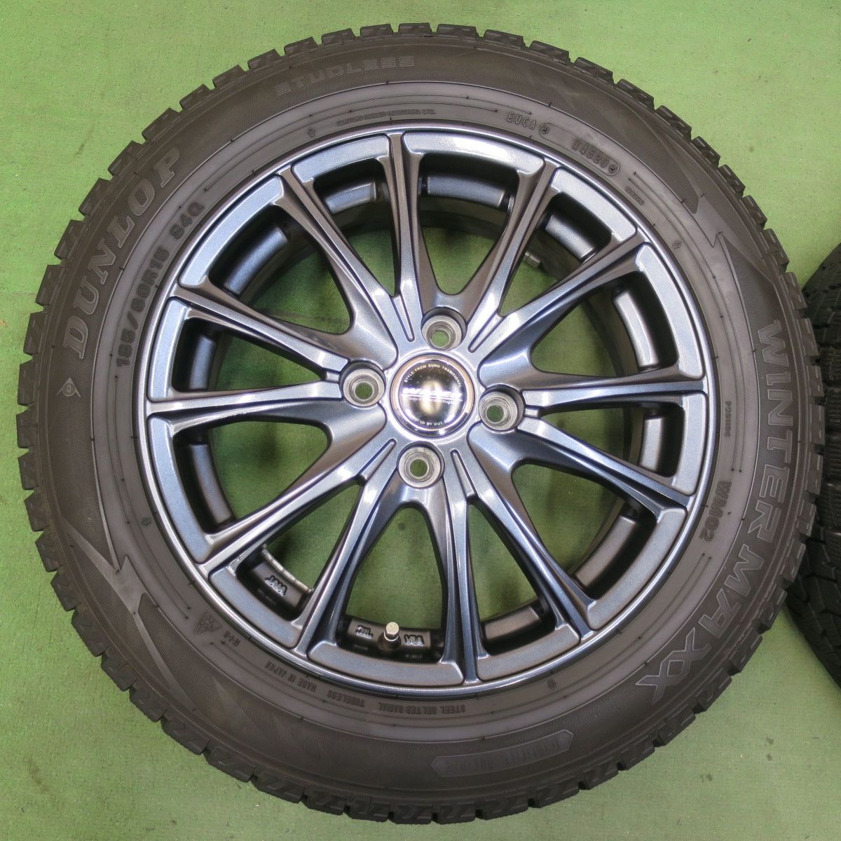 送料無料！大人気！185/60R15 スタッドレス2本セット　バリ溝！ バリ溝！キレイ！9分☆スタッドレス 185/60R15 ダンロップ ウインター