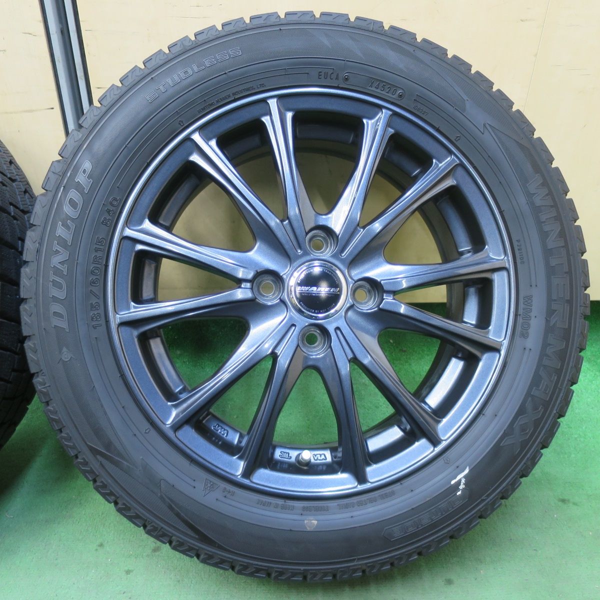 バリ溝！キレイ！9分☆スタッドレス 185/60R15 ダンロップ ウインター