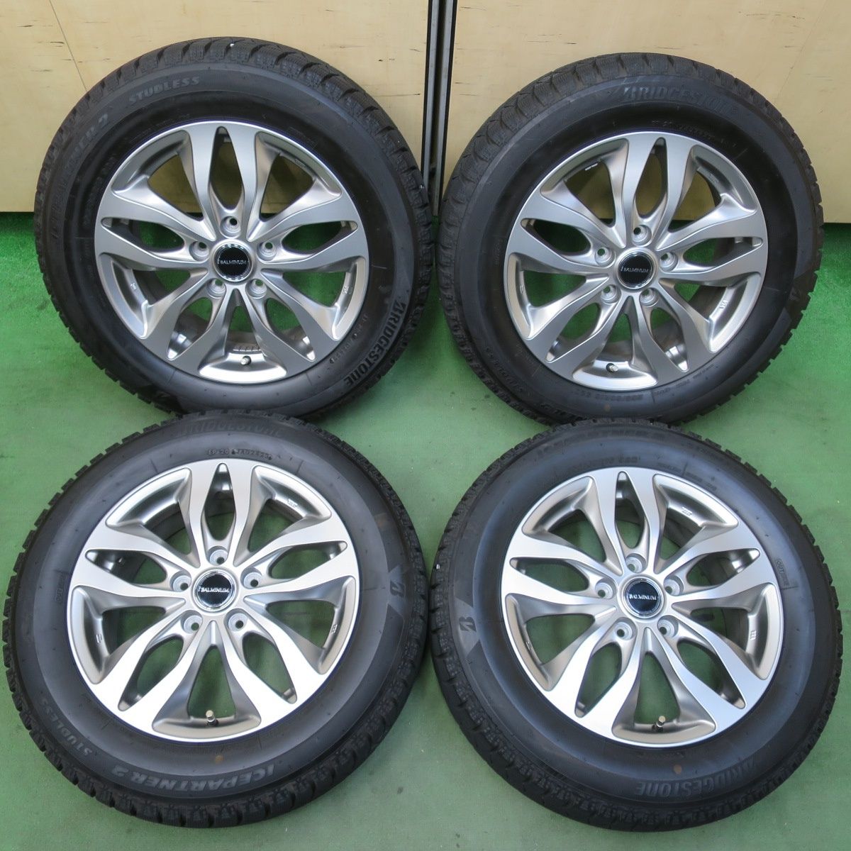 バリ溝！23年！キレイ！9.5分☆スタッドレス 205/60R16 ブリヂストン