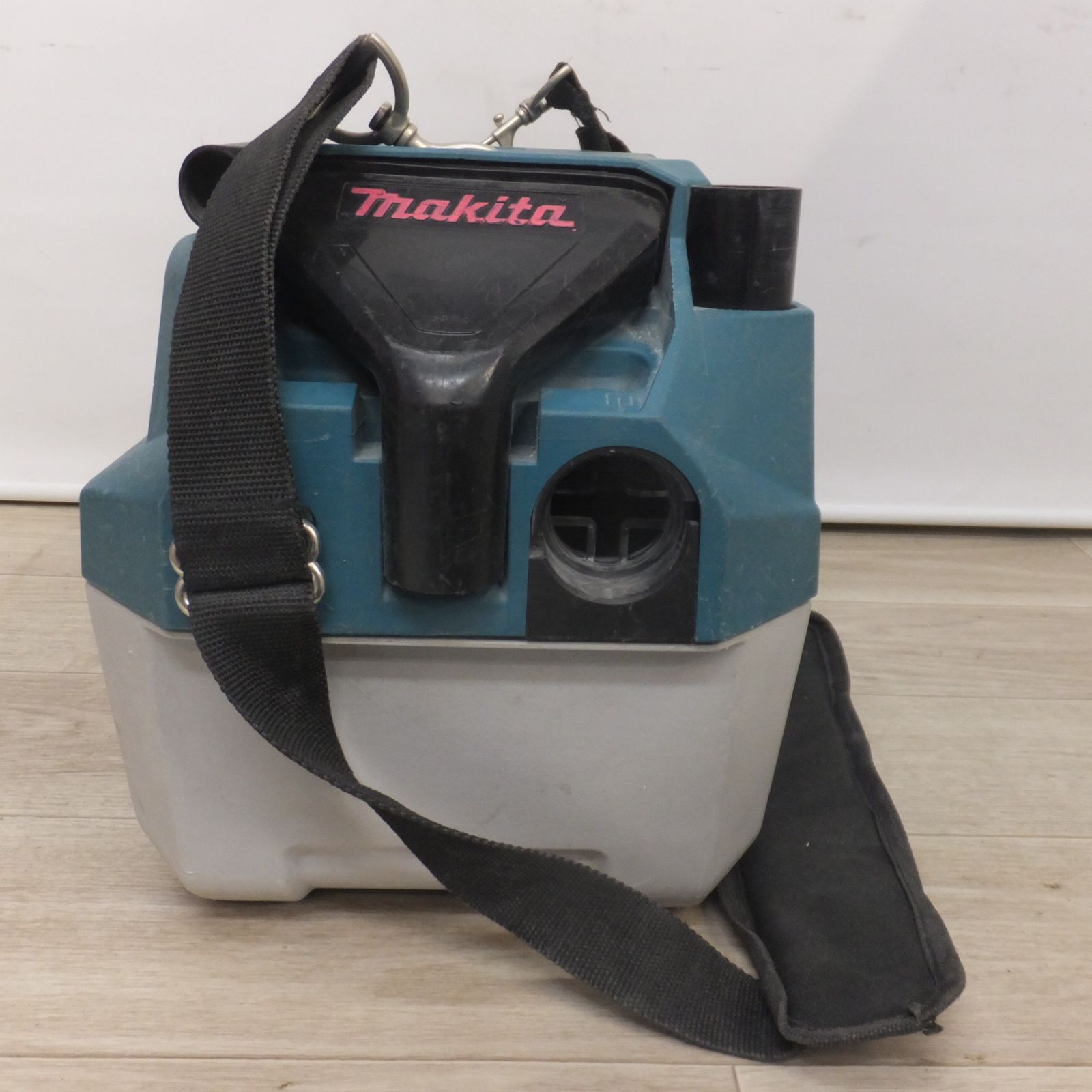 マキタ makita 乾湿両用 業務用 充電式集じん機 VC 750 D 18 V 本体のみ