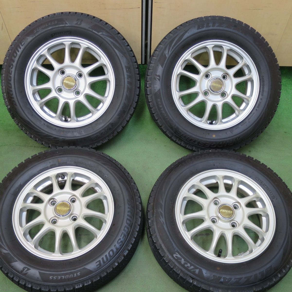 バリ溝 22年 キレイ 8 5分 スタッドレス 145 80 R 13 ブリヂストン ブリザック VRX 2 FINAL MIND ファイナルマインド 13インチ PCD 100 4 H ス