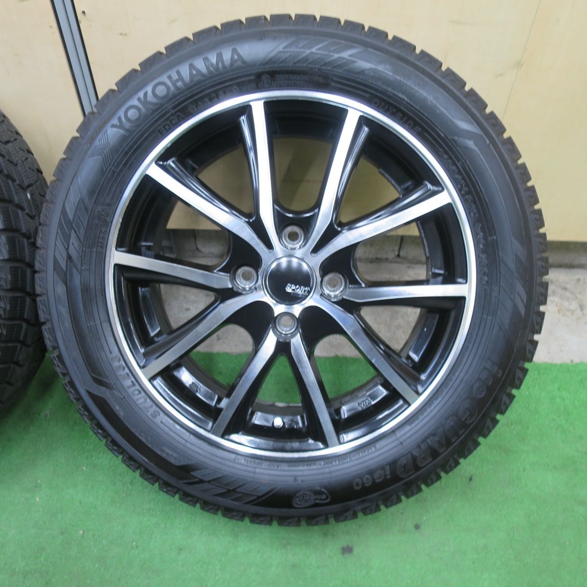 バリ溝！キレイ！9.5分☆スタッドレス 185/60R15 ヨコハマ アイス