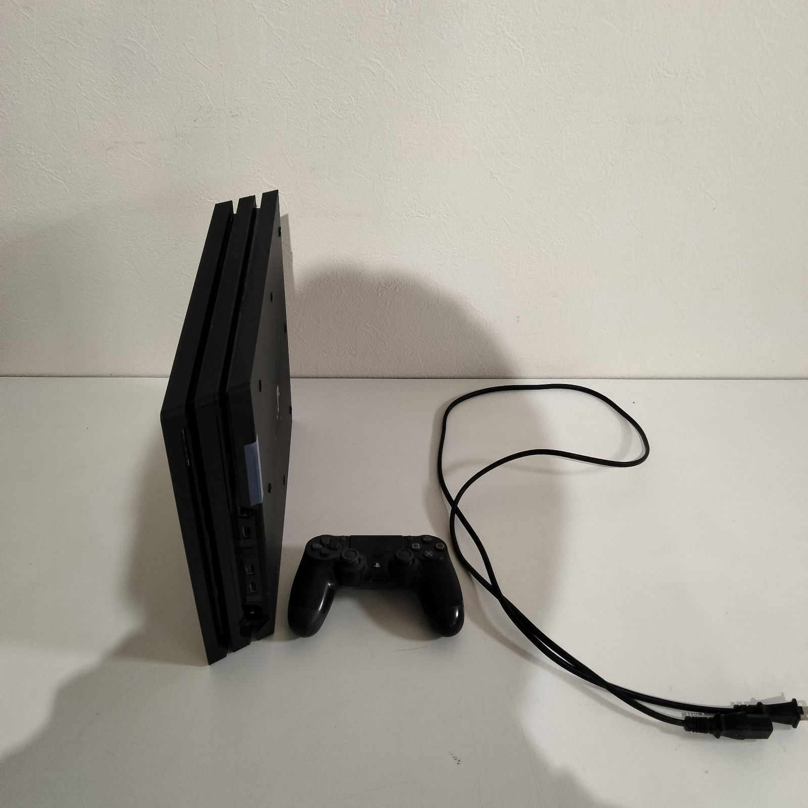 N-6600 ソニー PlayStation 4 Pro CUH-700 B