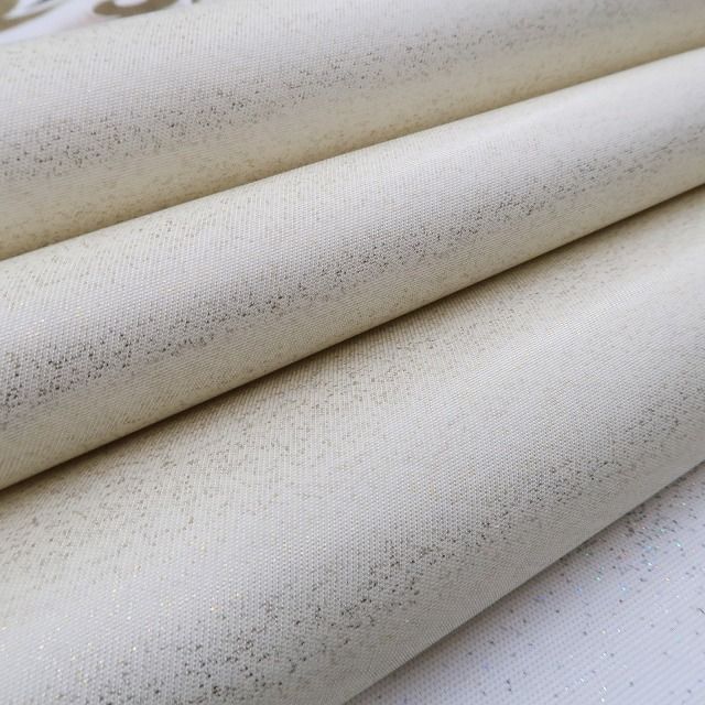 異彩を放って視線を釘付け