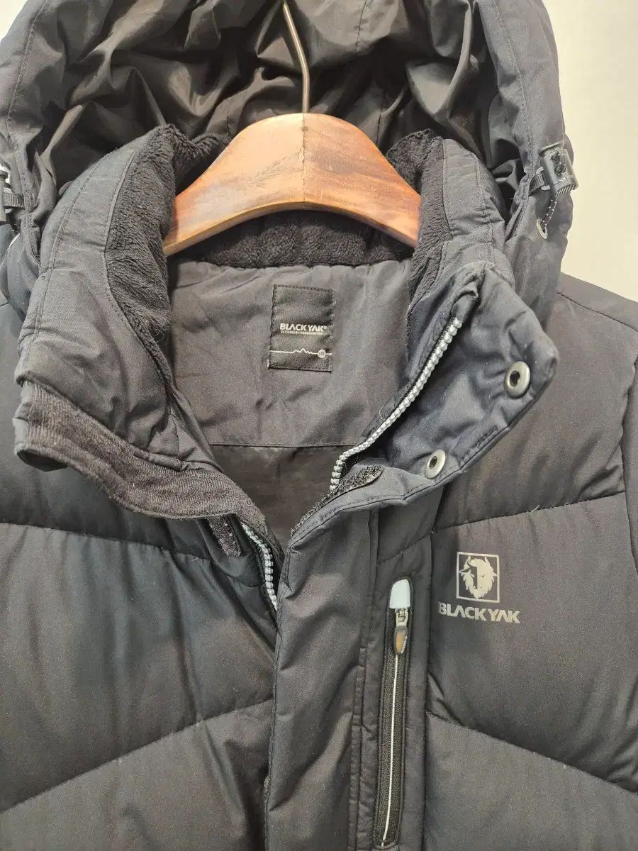 BLACK YAK DREAM BENCH DOWN JACKET