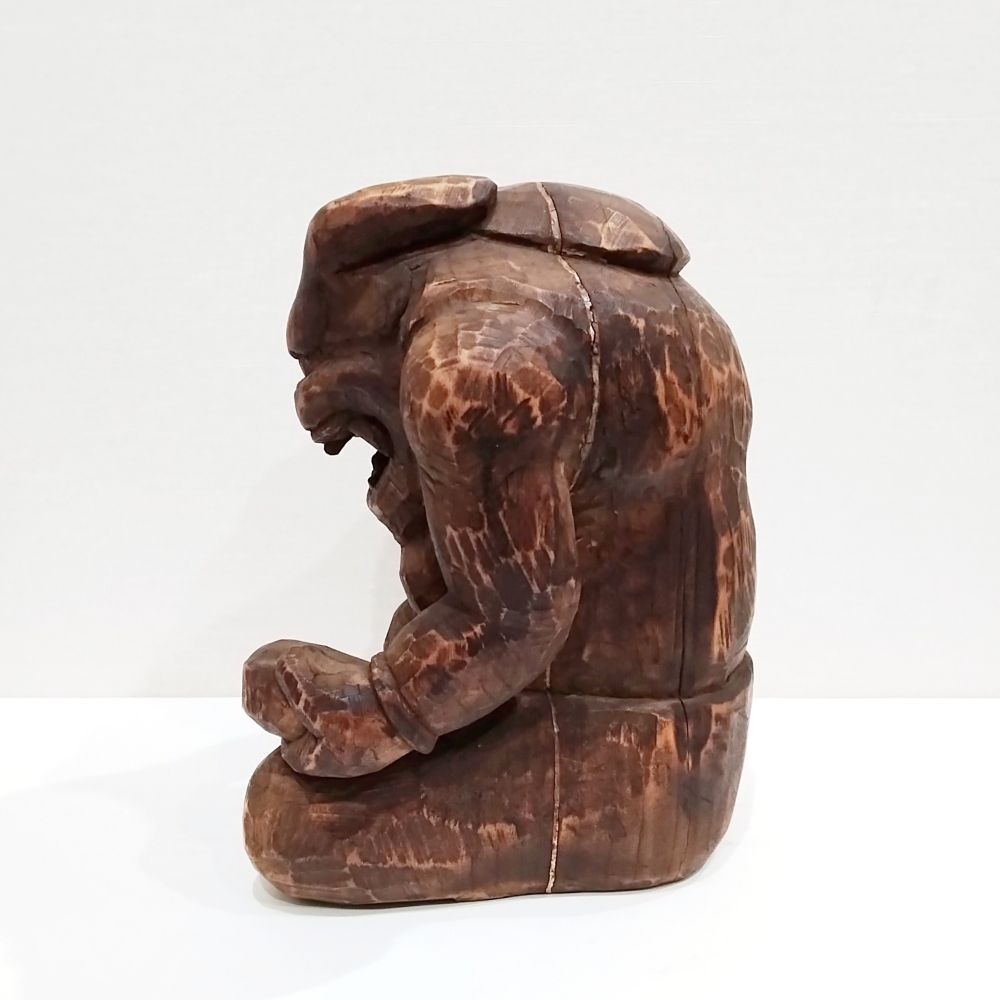 骨董品　アンティーク　木彫り工芸品　木製面　鬼面　迫力満点　作者名あり 鬼坐像 アンティーク 木彫 鬼像 仏像 骨董 古美術 美術品 時代物 希少