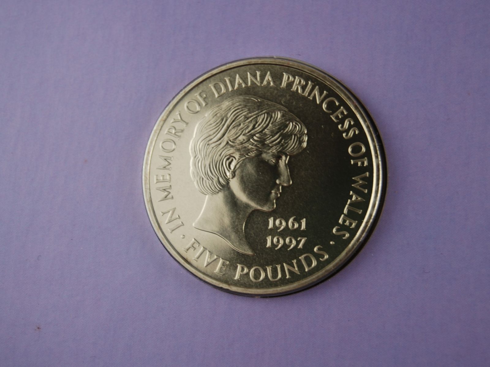 汚れあり】1997年 イギリス ダイアナ妃 記念コイン 5ポンド - メルカリ