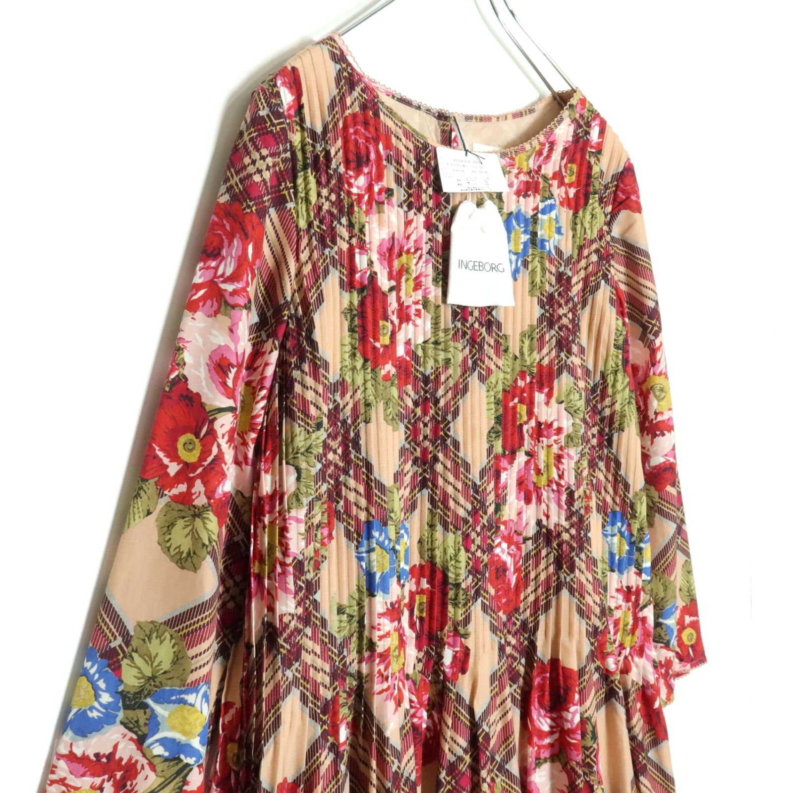 新品タグ有】インゲボルグ☆華やか♪タック入りワンピース サイズ11 薄