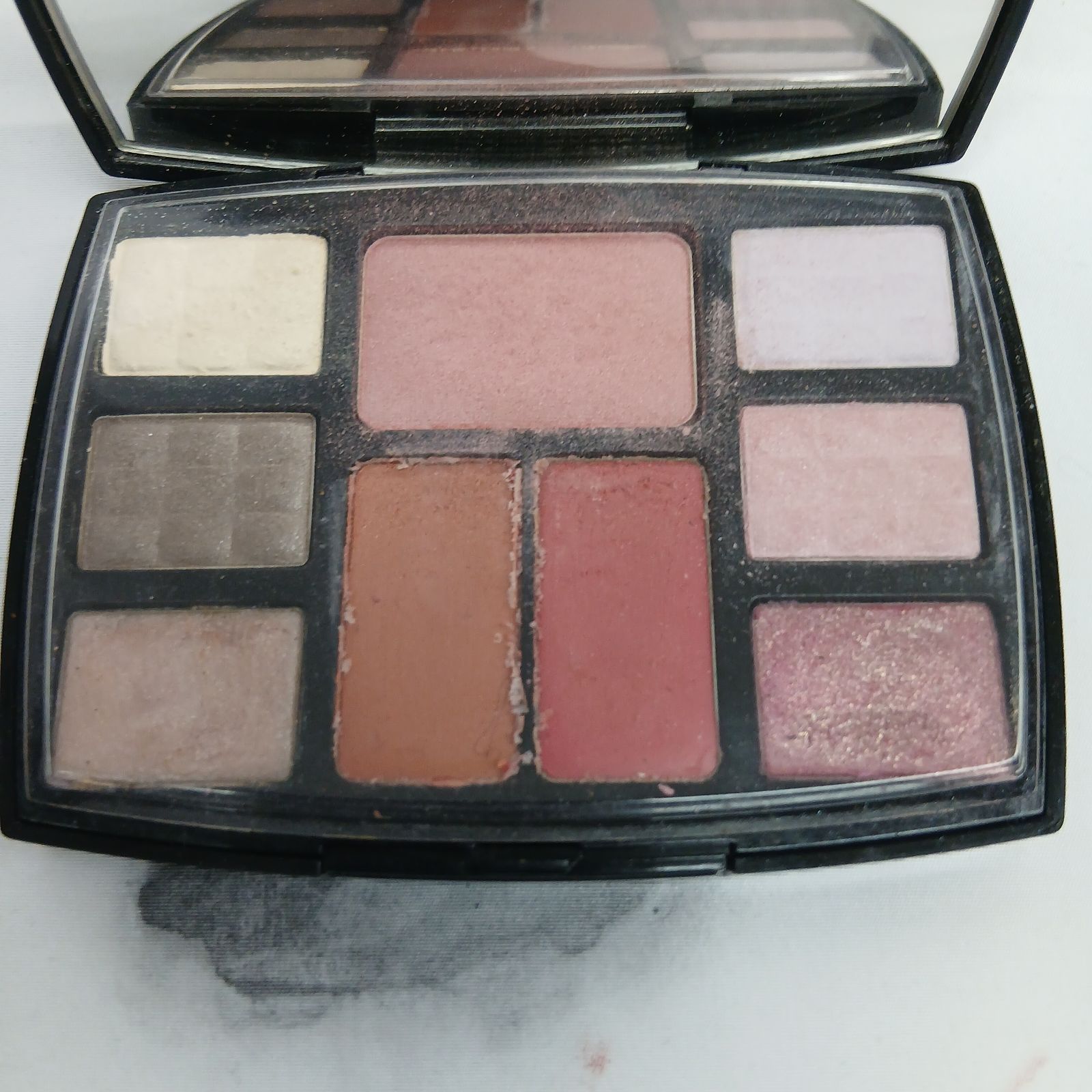 シャネル トラベル メイクアップパレット CO-A1179C - メルカリ