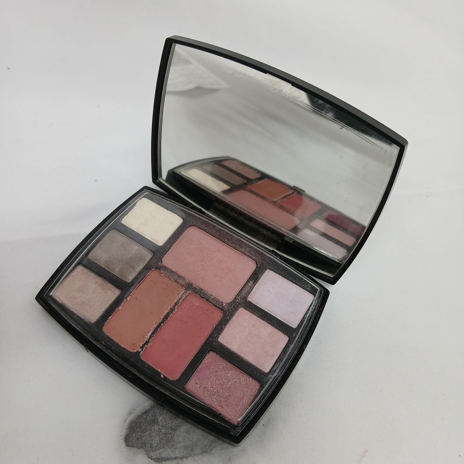 シャネル トラベル メイクアップパレット CO-A1179C - メルカリ