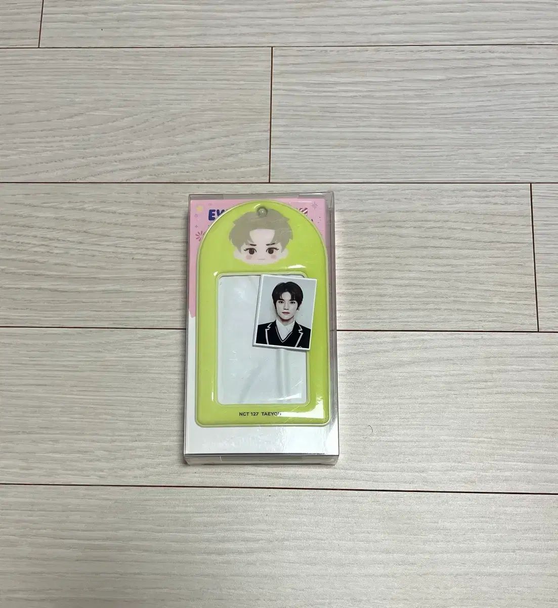 テヨン EVERLAND ランヤード トレカホルダー 出品 - メルカリ