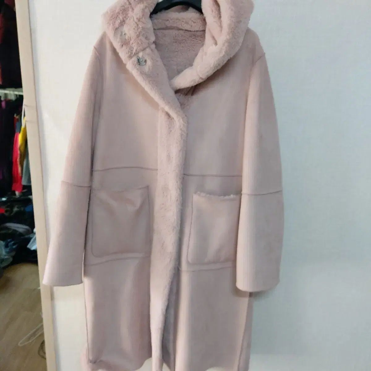 ピンク ムートン ロング コート フード