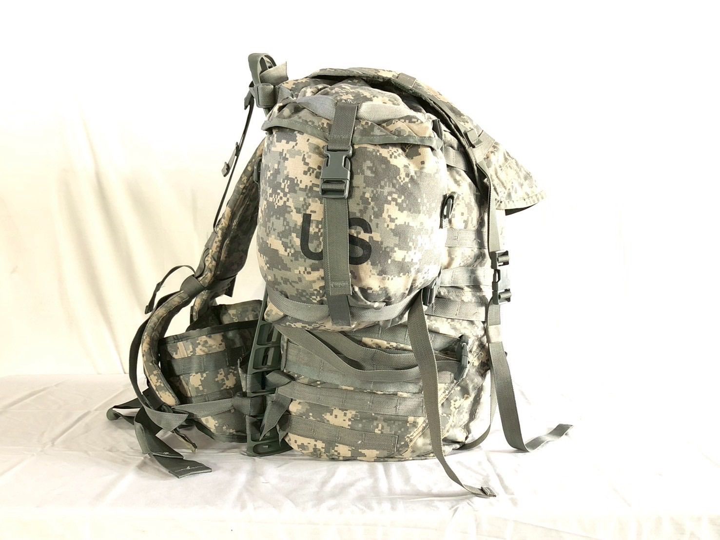 コンディション良し US印字ハッキリ 米軍放 US-ARMY MOLLE II フィールドパック6点セット UCP迷彩 リュック フレームザック ミリタリー サバゲー 140 BK 28 CK フェイスマスク 人気ミリタリー用品