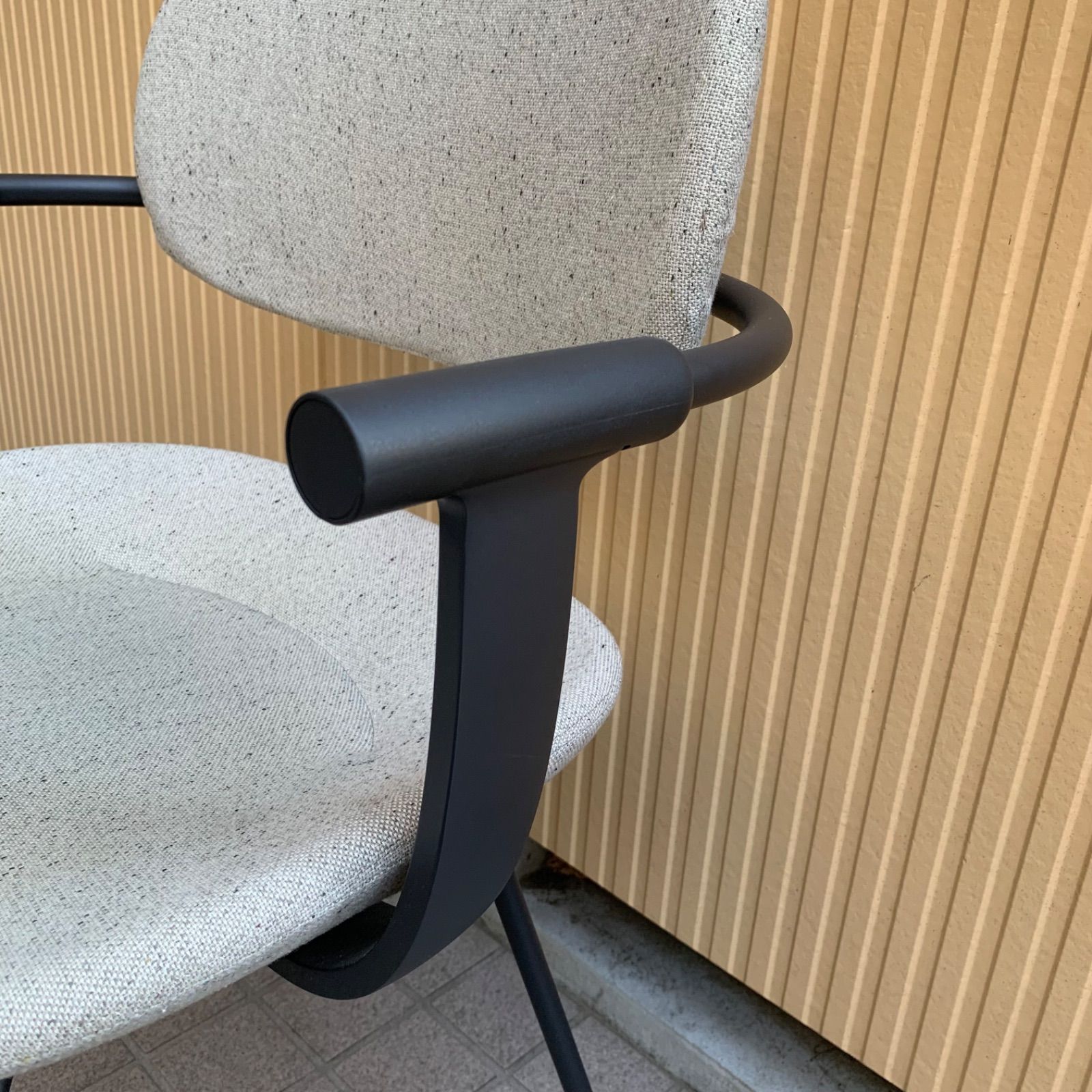  訳アリ ITOKI バーテブラ03 4本脚 デスクチェア オフィスチェア 在宅ワーク 朝食用椅子 オフィスチェア ワークチェア 椅子 チェア