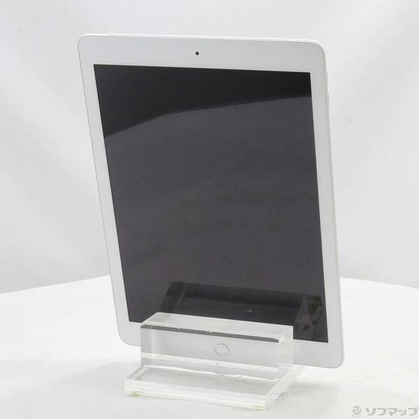 中古品〕 iPad 第5世代 32GB シルバー MP1L2J／A docomoロック解除SIM