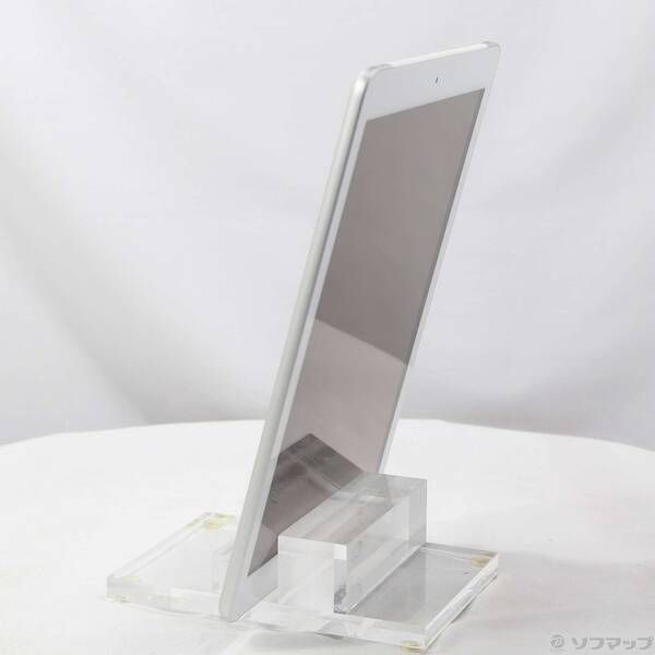 中古品〕 iPad 第5世代 32GB シルバー MP1L2J／A docomoロック解除SIM