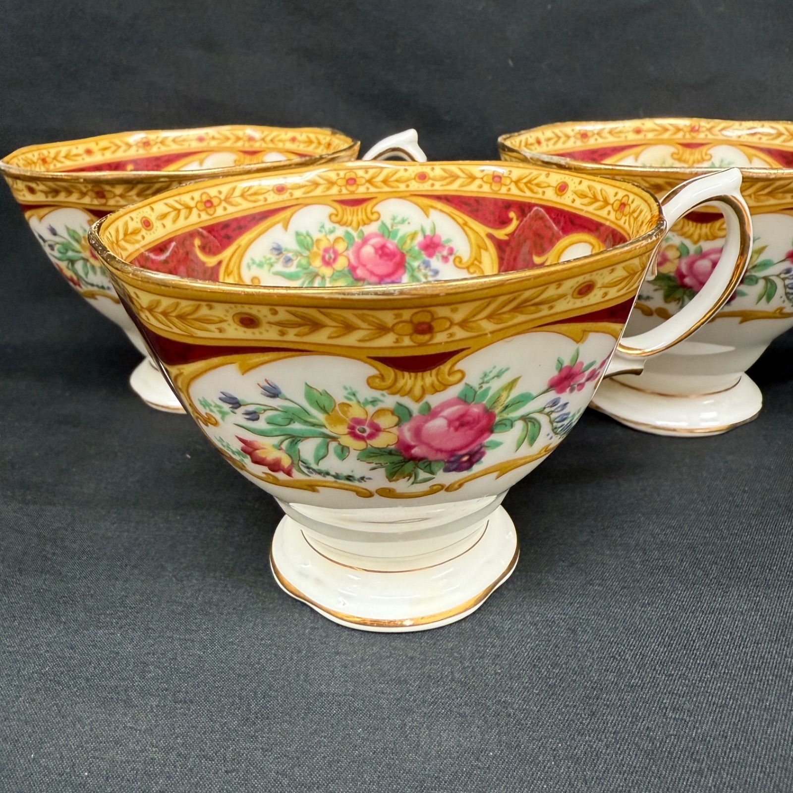 英国ロイヤル・アルバート レディハミルトンシリーズ 花柄カップ