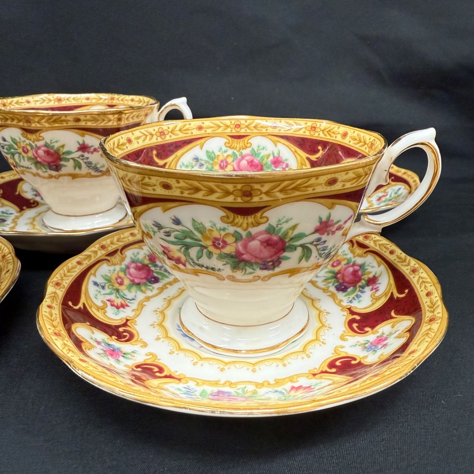 英国ロイヤル・アルバート レディハミルトンシリーズ 花柄カップ