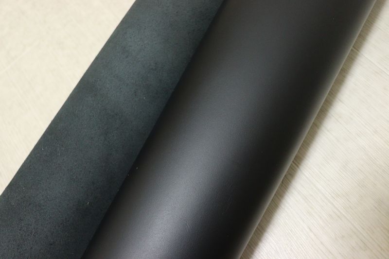 ブラック 230 ds クロム革 牛革 国産 レザー 顔料仕上げ はぎれ 一枚革 レザークラフト 革 皮 本革 diy 生地 材料