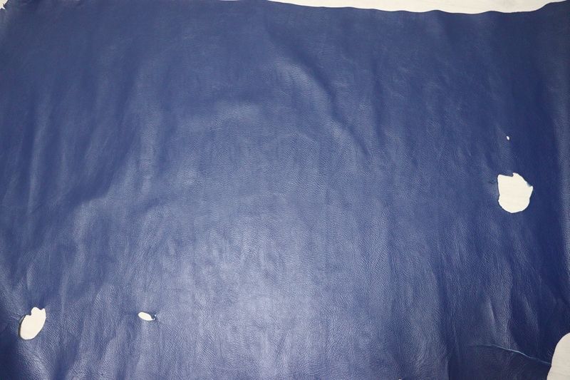 サファイア 250 ds クロム革 牛革 国産 レザー バッファロー型押し はぎれ 一枚革 レザークラフト 革 皮 本革 diy 生地 材料