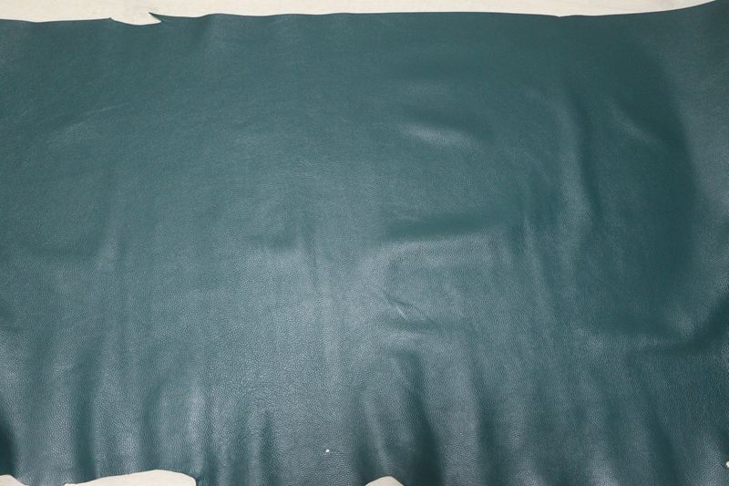 ピーコック 218 ds クロム革 牛革 国産 レザー シボ型押し はぎれ 一枚革 レザークラフト 革 皮 本革 diy 生地 材料