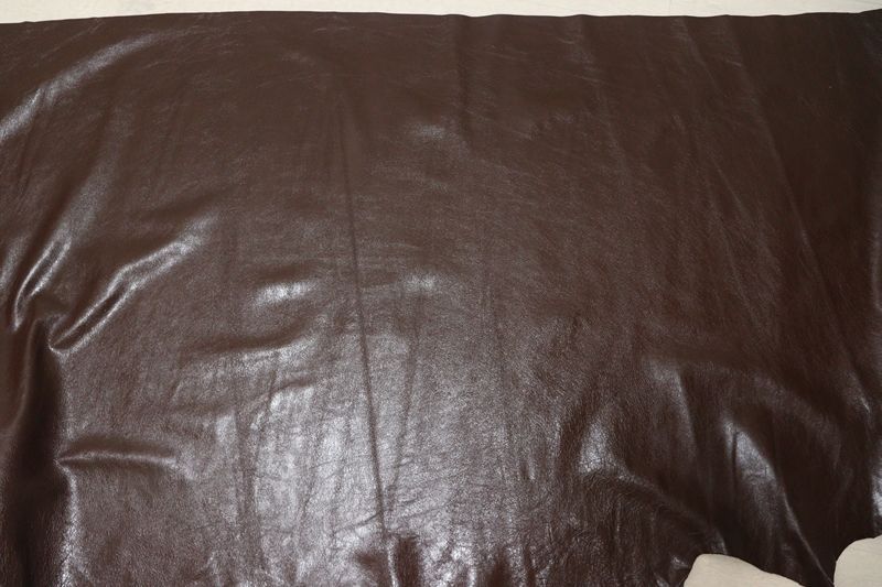 チョコブラウン 220 ds クロム革 牛革 国産 レザー カゼイン仕上げ はぎれ 一枚革 レザークラフト 革 皮 本革 diy 生地 材料