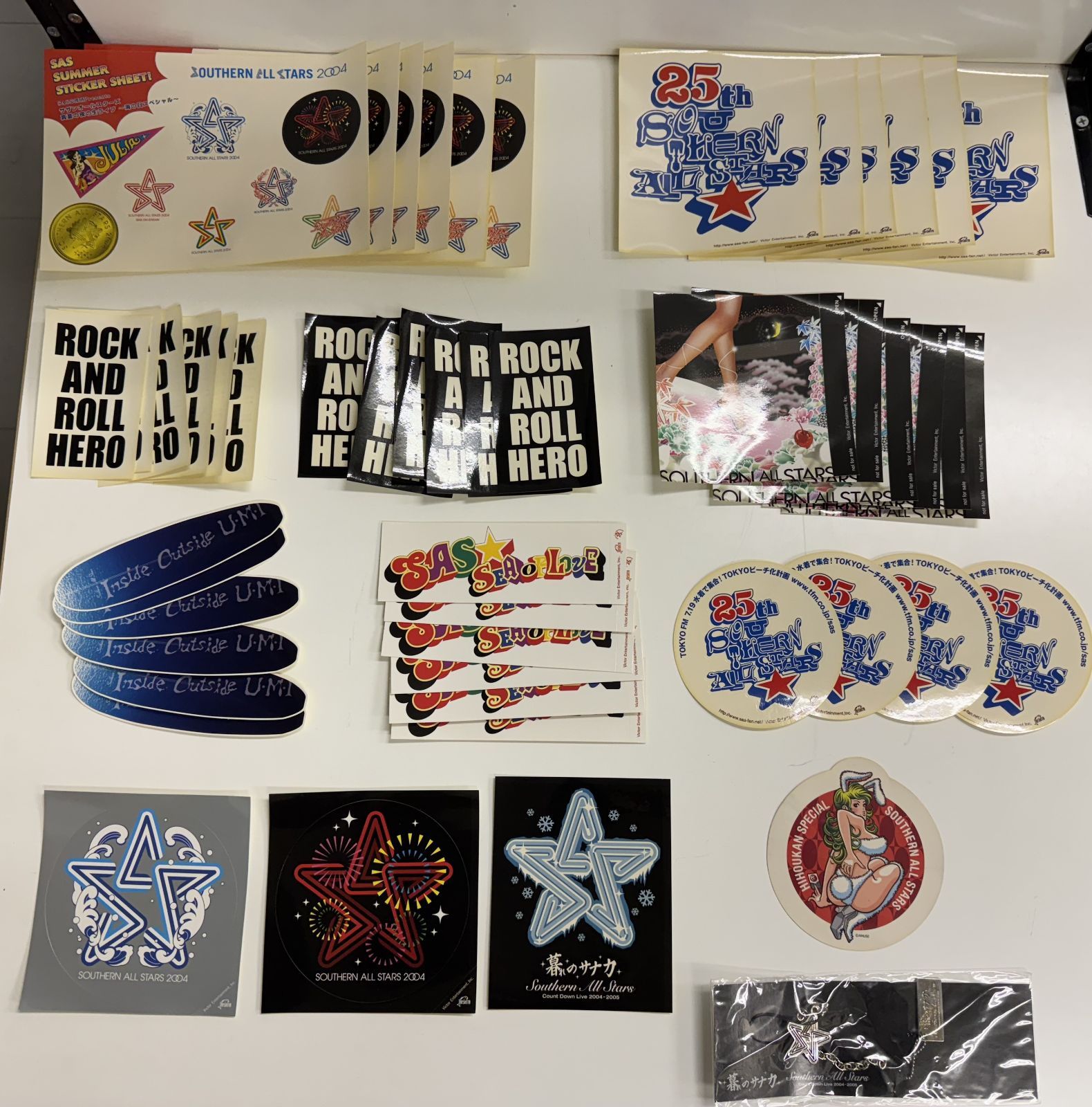 サザンオールスターズ ステッカー＆ストラップ まとめ売り - メルカリ