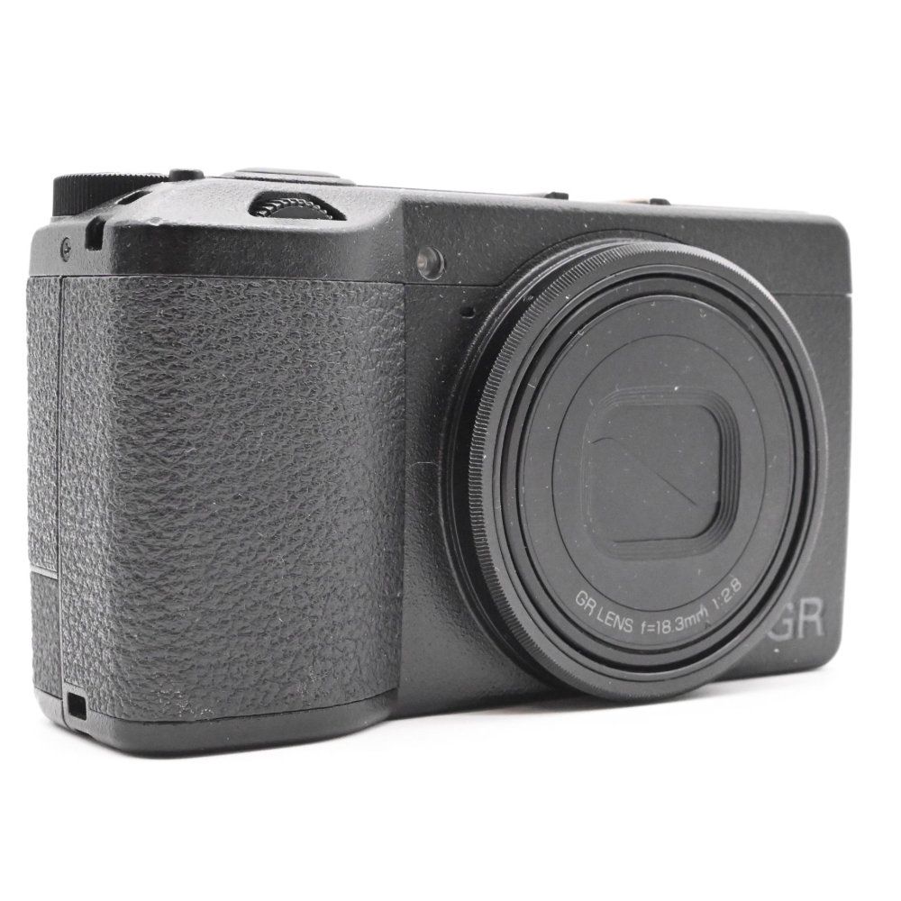 APS Cサイズ大型CMOSセンサー搭載