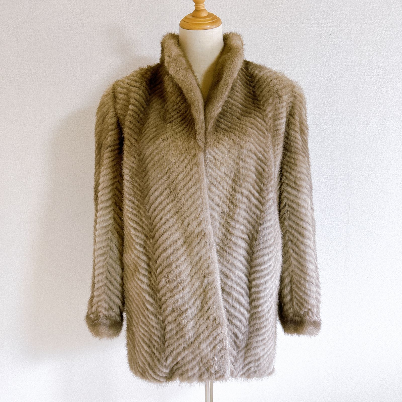 毛皮 コート ゴールデンフォックス 内側少しシミあり レディース サイズ不明 品 管理番号