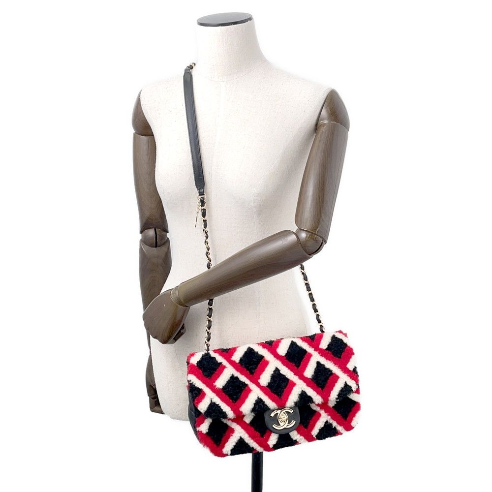 シャネル チェーンショルダーバッグ マトラッセ ムートン ココマーク