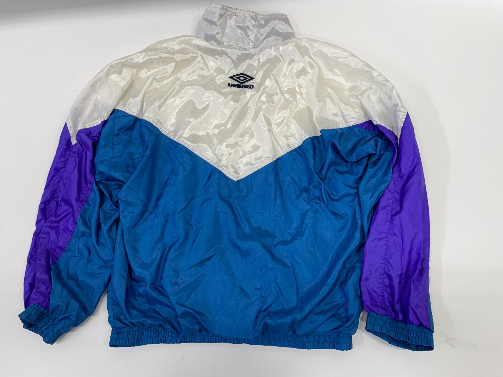 UMBRO 古着 UMBRO 90's ナイロンジャケット ヴィンテージ【M128-20251203-01KS