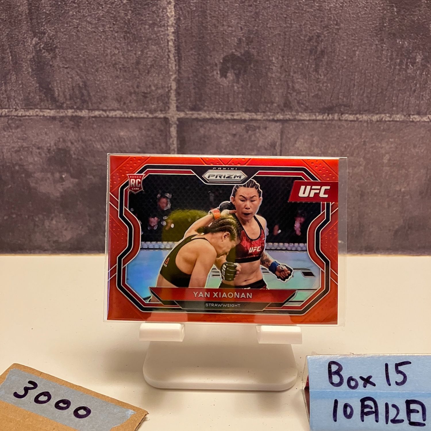 UFC　ルアナ・ピニェーロ　ルーキーカード　5シリ　psa8 2021 Panini Prizm Yan Xiaonan 136/275 UFC Red Strawweight RC