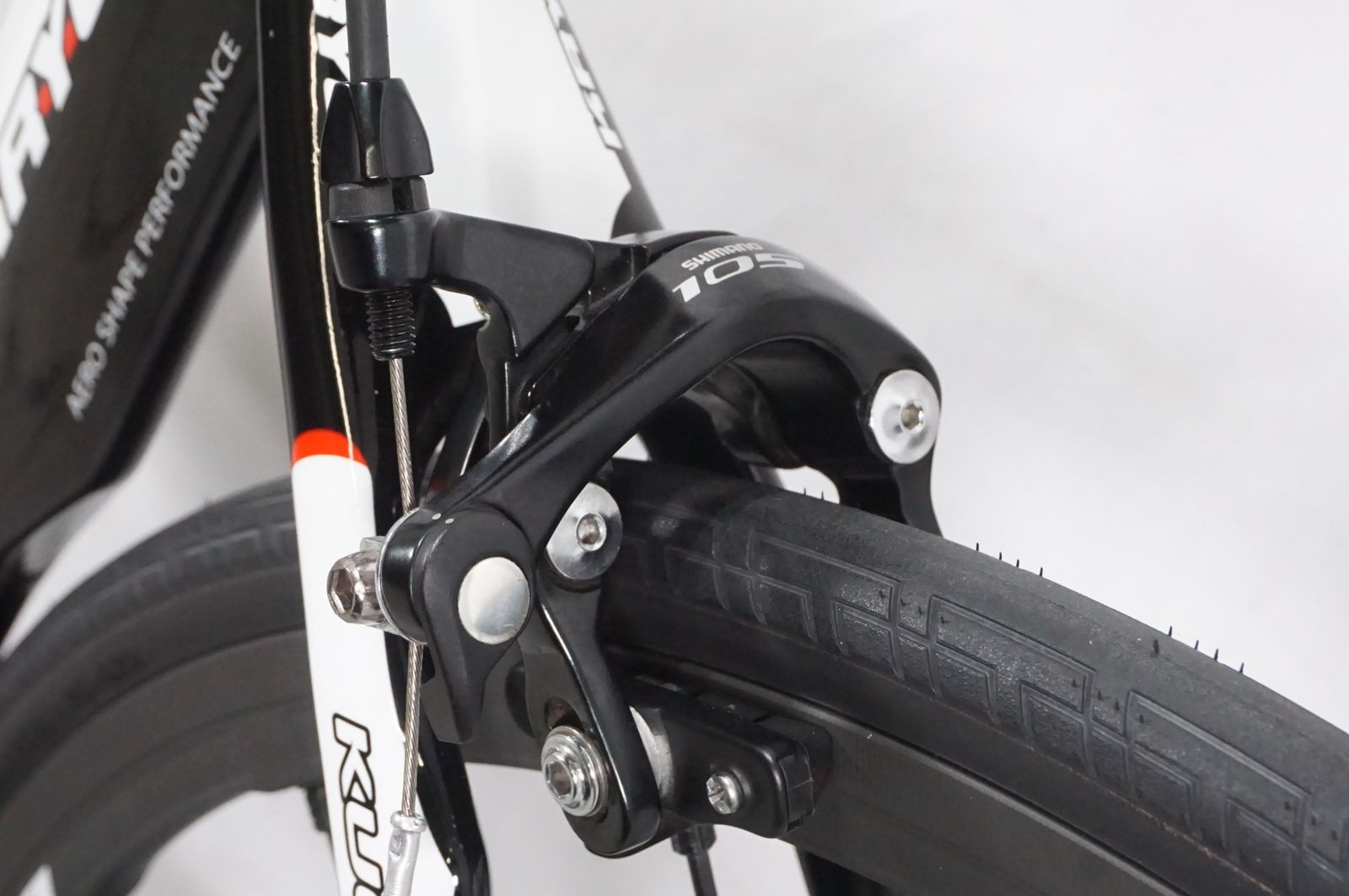 KUOTA クオータ KRYON 105 2015年モデル ロードバイク バイチャリAKIBA店 自転車用グリップ フラットペダル